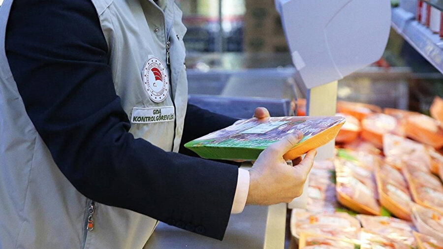 İstanbul'daki gıda denetimlerinde 440 milyon lira para cezası kesildi.