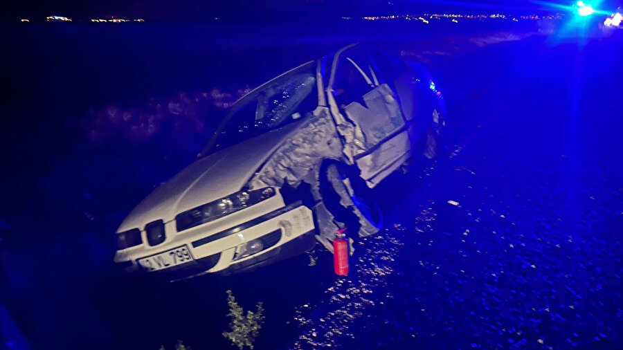 Konya'da işçi servisi ile otomobilin çarpıştığı kazada 18 kişi yaralandı
