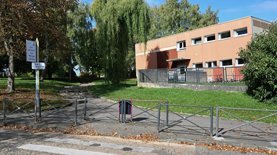 Sara’nın eğitim gördüğü Sarreguemines’teki Montagne İlkokulu