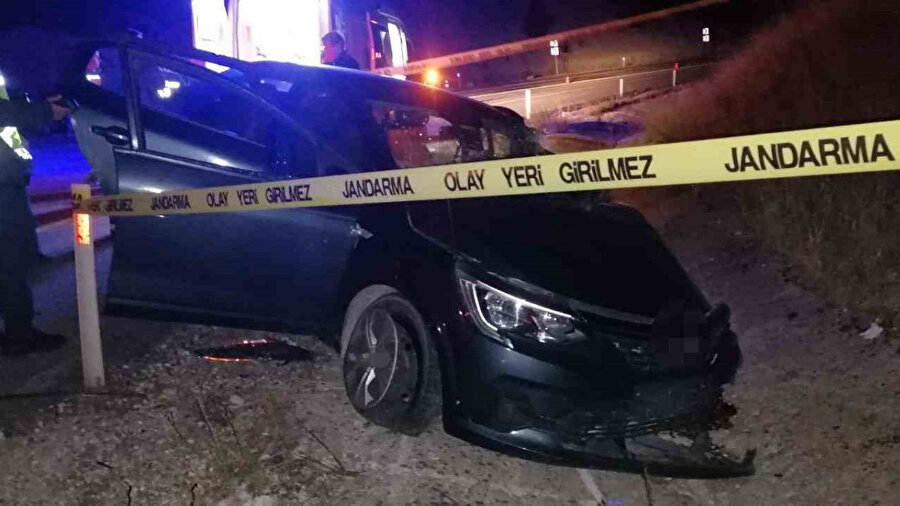 Burdur’da feci kazada otomobil ile tır çarpıştı: Bir ölü, iki yaralı
