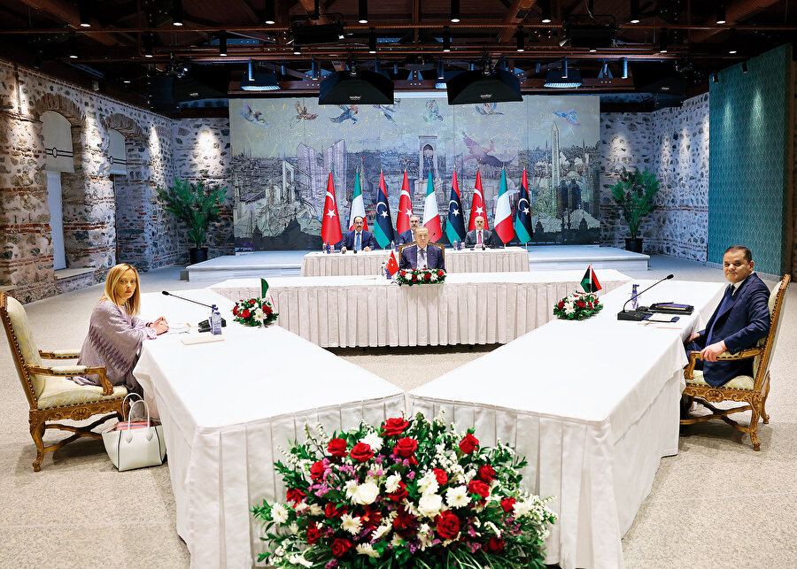 Cumhurbaşkanı Erdoğan, İtalya Başbakanı Giorgia Meloni ve Trablus Hükümeti Başbakanı Abdulhamid Dibeybe ile İstanbul’da bir araya geldi.