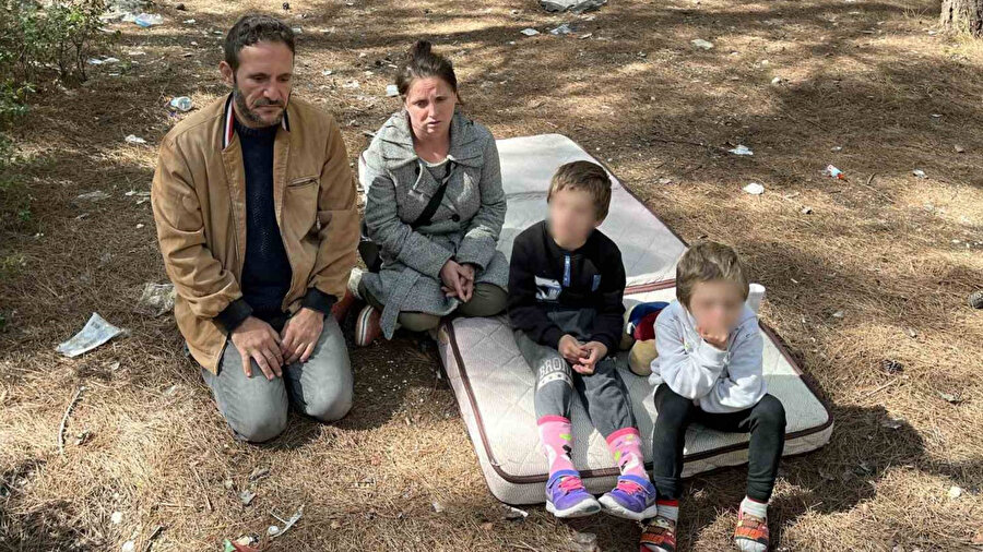 Televizyon programına evlendiler, şimdi ormanda yaşıyorlar