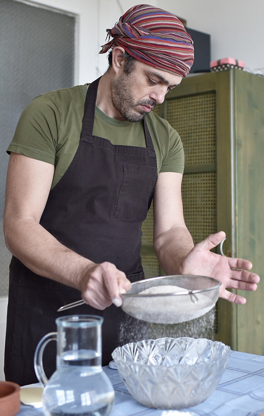 Bir ekmeği yapmak için, mayalama süreciyle beraber yaklaşık iki günlük bir süreye ihtiyacımız var.