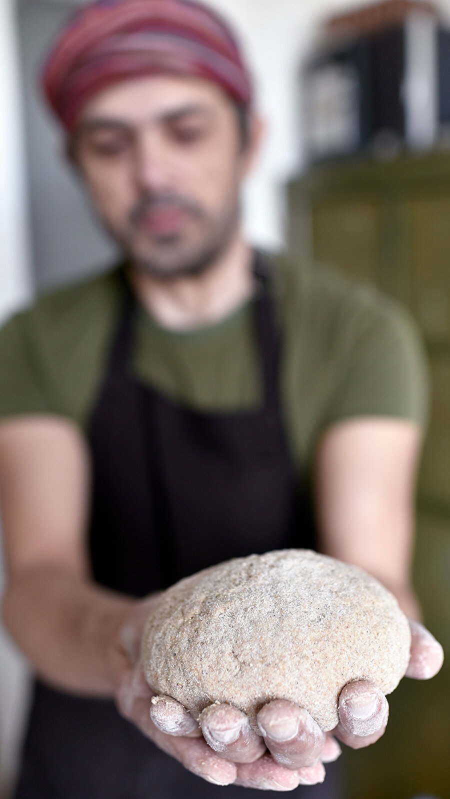 Ben diyorum ki kökünüze sarılın. Gidin ve ailenizin en yaşlısıyla konuşun. Nereden un alabileceğinizi araştırın.