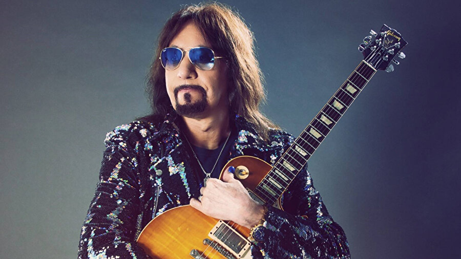 Ace Frehley hayatını kaybetti