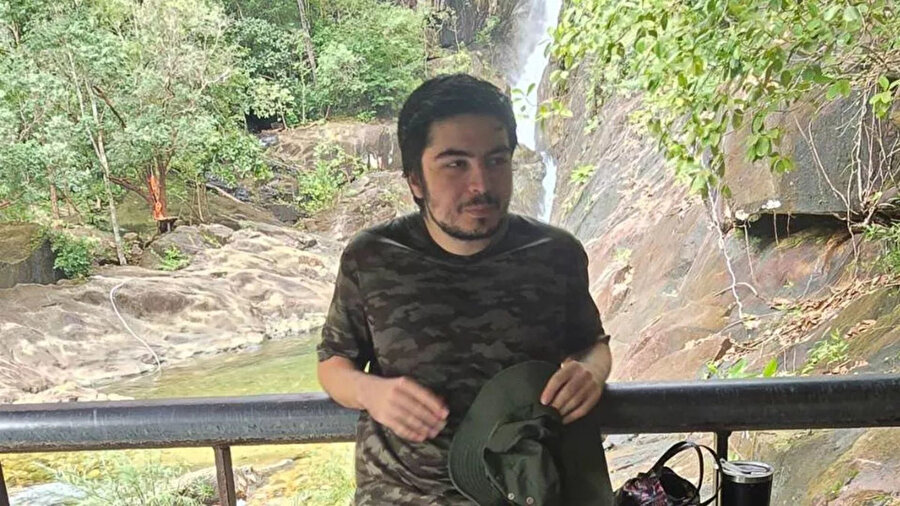 ​Tayland ormanlarında kaybolan 19 yaşındaki İngiliz genç, böcek ve ağaç kabuğu yiyerek 10 gün hayatta kaldı