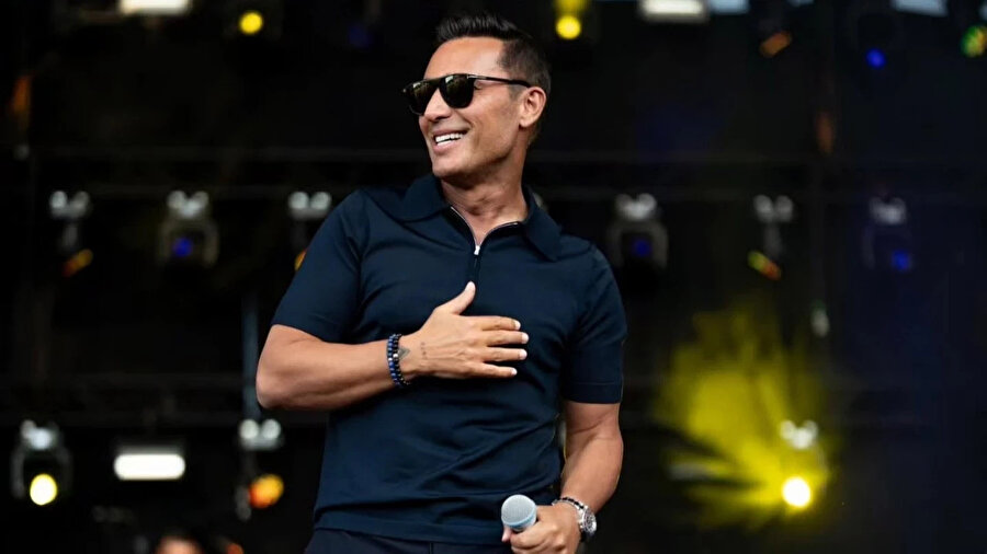 İngiltere’den Mustafa Sandal’a ömürlük vize | Ömür boyu ‘Global Sanatçı Vizesi’ verildi