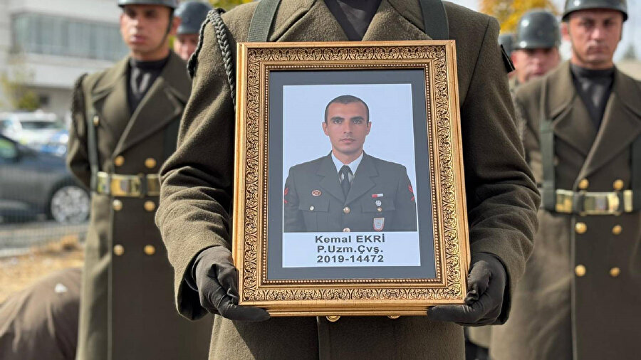 Cezaevi firarisi tarafından öldürülen uzman çavuş toprağa verildi