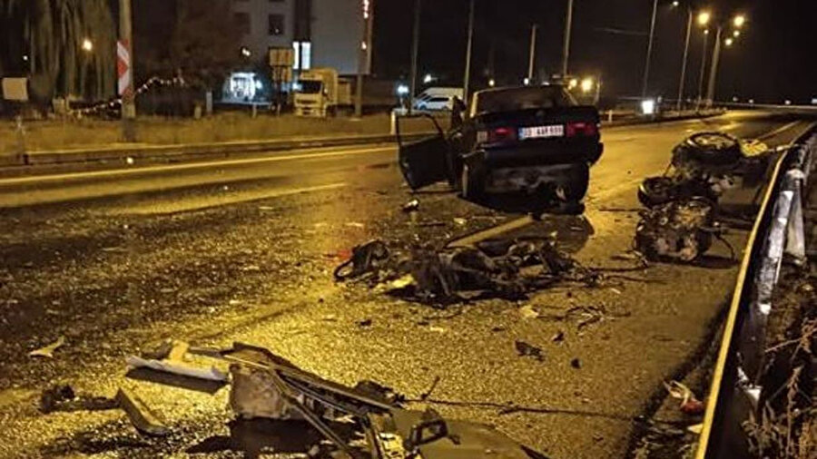 Tırın otomobile çarptığı kaza kamerada: Bir ölü, bir yaralı