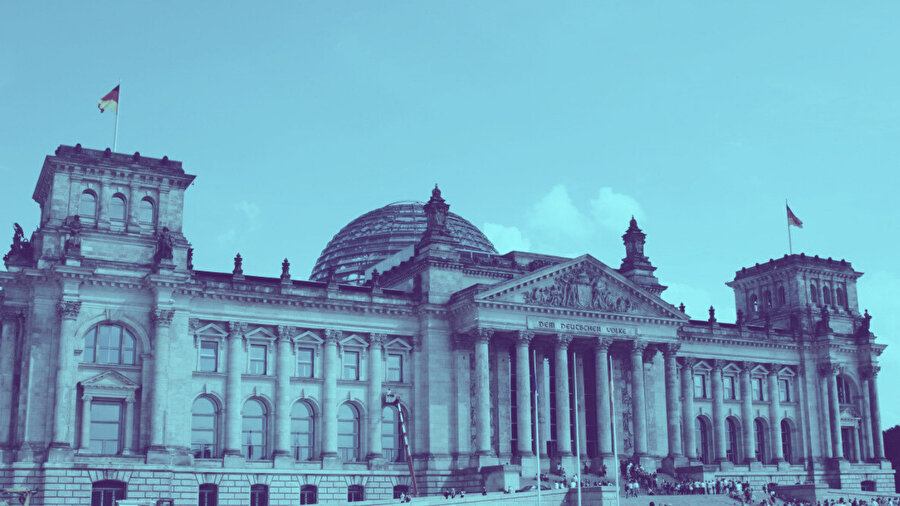 ​35 yıl sonra ilk kez uyardılar... Avrupa'nın göbeğinde savaş kaosu: 10 günlük yiyecek stoklayın diyerek duyurdular
