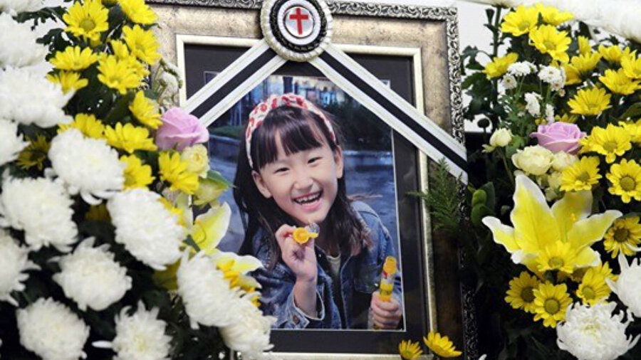 Güney Kore’de geçtiğimiz Şubat ayında, öğretmen Myeong Jae-wan ilkokul öğrencisi Kim Hae-neul’u okulda bıçaklayarak öldürmüştü