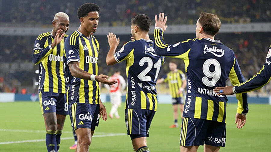 Fenerbahçe'nin yıldızı için flaş iddia: Kendi ülkesine dönmek istiyor