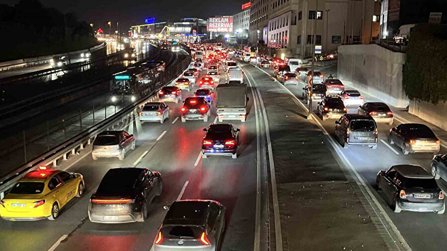 İstanbul’da trafik yoğunluğu yüzde 80’e ulaştı