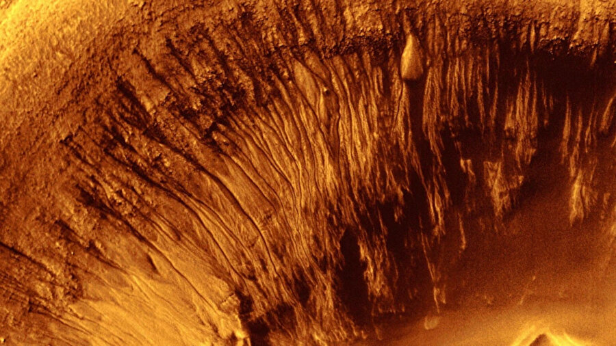 4,5 milyar yıl öncesine ait "ilkel Dünya" izleri ilk kez keşfedildi.