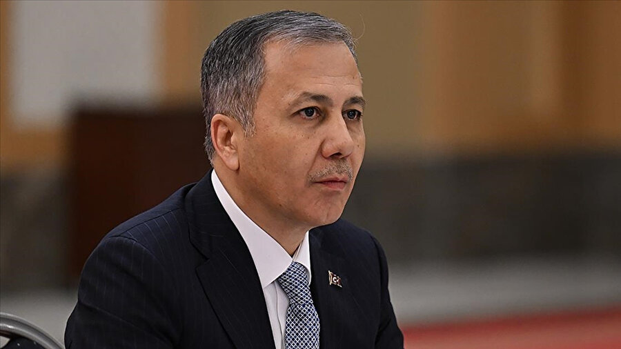 Son bir yılda bu tür 128 kaza yaşandı: Ali Yerlikaya'dan 'makas atan sürücülere' ilişkin paylaşım