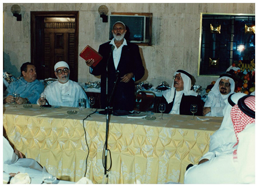 Ahmed Deedat’ın Hristiyan misyonerlerle yaptığı tartışmalar, hem Müslüman dünyasında hem de Batı’da büyük yankı uyandırmıştı.