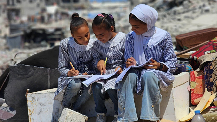 Gazze’de iki yıl sonra ders zili çaldı