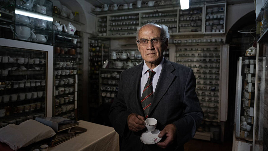 Kahvenin izinde 15 yıl: Bitpazarlarından 5 bin parçalık fincan koleksiyonu