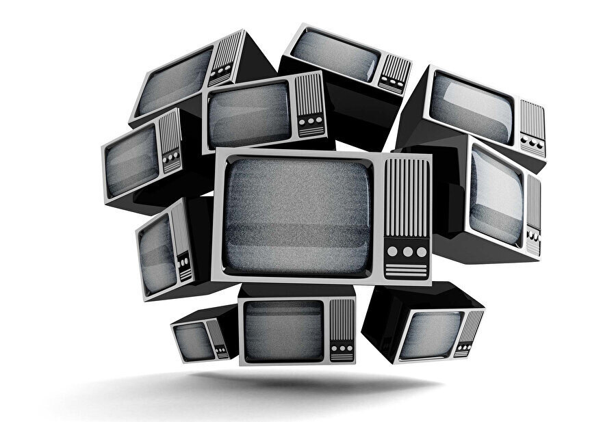 Gazete-kitap okumayan, gündemi sadece sosyal medyadaki timeline’dan takip eden gençler, dijital bir hipnoz makinesine dönüşme riski taşıyor.