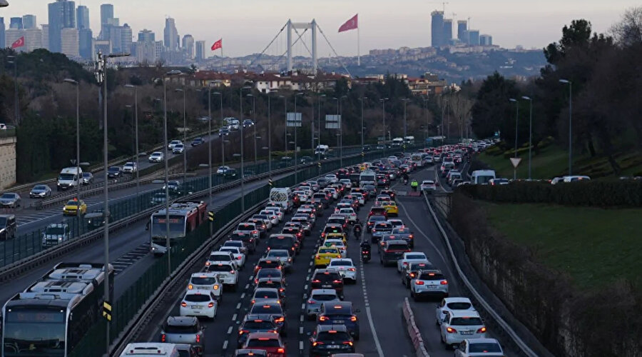 29 Ekim Cumhuriyet Bayramı'na trafik önlemi: İstanbul'da trafiğe kapatılacak yollar hangileri? Alternatif yollar hangileri?
