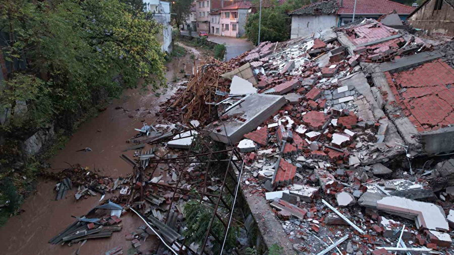 Yıkımın boyutu ortaya çıktı: Sındırgı depremin ardından havadan böyle görüntülendi
