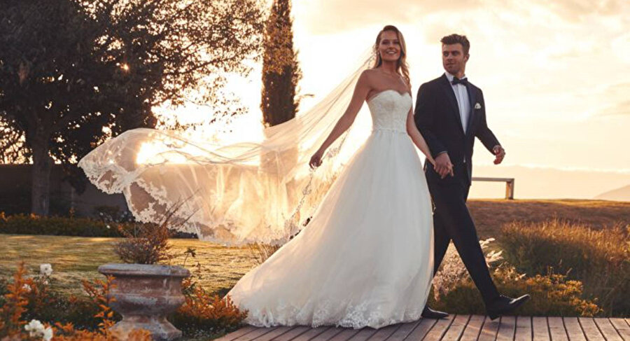 Ünlü gelinlik markası Türkiye'den resmen çekildi