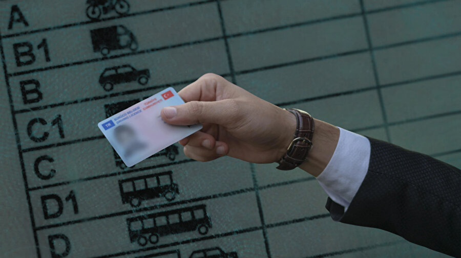 Ehliyet Yenileme İçin Son Gün | 2025 Eski tip ehliyet yenileme ücreti ne kadar?