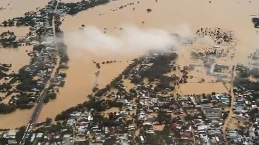 Vietnam'da etkili olan şiddetli yağışlar sele yol açtı. 