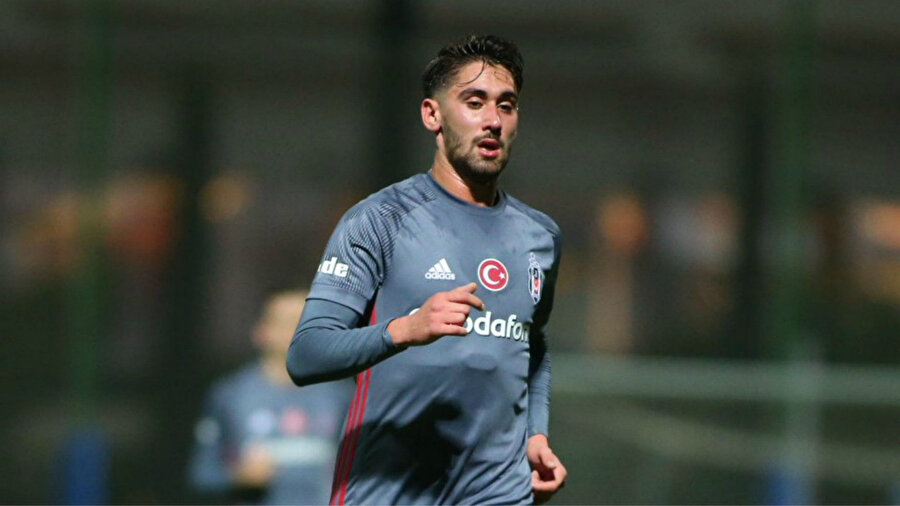 ​Şampiyonlar Ligi'nde forma giymişti: Beşiktaş'ta forma giyen Orkan Çınar'ın yeni mesleği gündem oldu