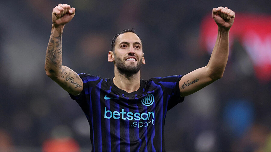 İtalya'da Hakan Çalhanoğlu gündemde: Kariyerinin zirvesinde