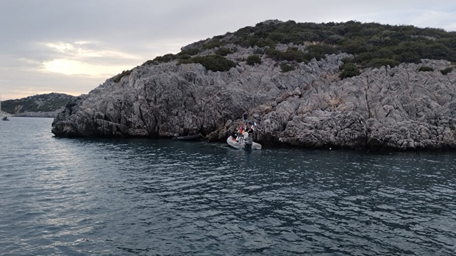 Bodrum’da bot kayalıklara çarptı: 4 yaralı