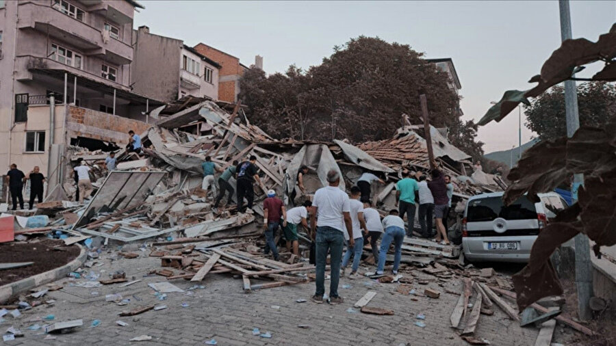 Balıkesir'de deprem fırtınası: Son durum ne? Uzmanı uyardı: Bir süre daha devam edecek