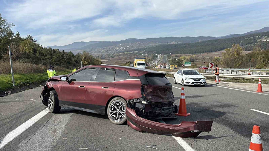 TEM Otoyolu feci kaza