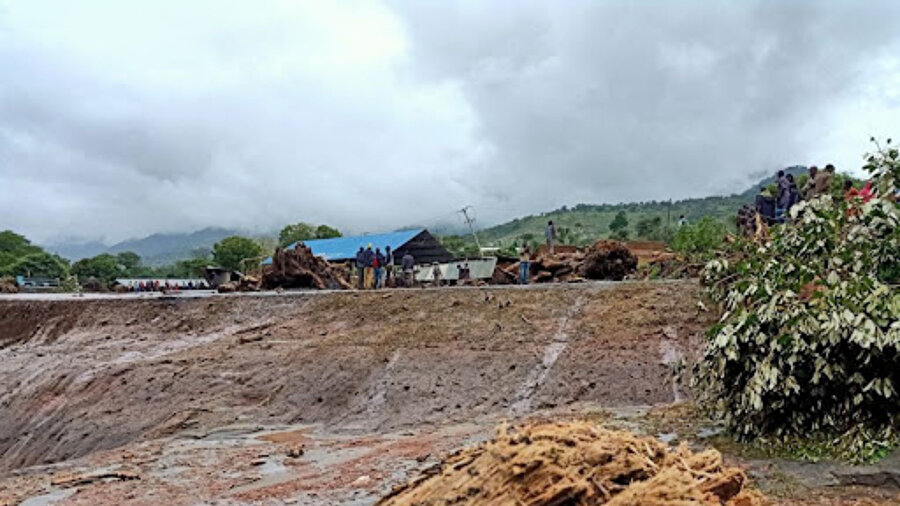 26 kişinin hayatını kaybettiği ve çok sayıda kişinin de yaralandığı belirtildi.​