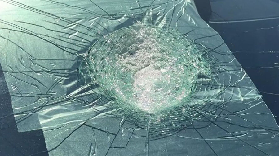 Avustralya'da seyir halindeki bir Tesla'ya göktaşı çarptı. 