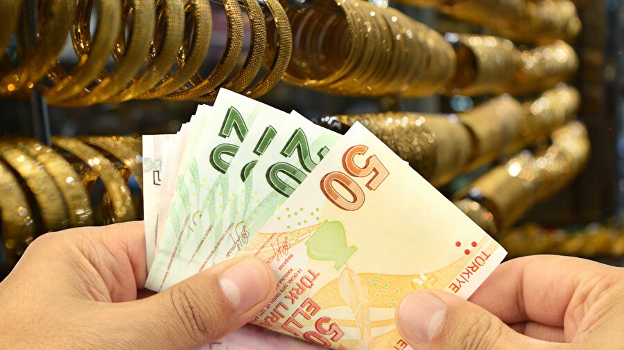 Altında yeni rekor sinyali! Uzmanlardan “alım fırsatı” uyarısı: Gram altın 6 bin lirayı geçebilir!