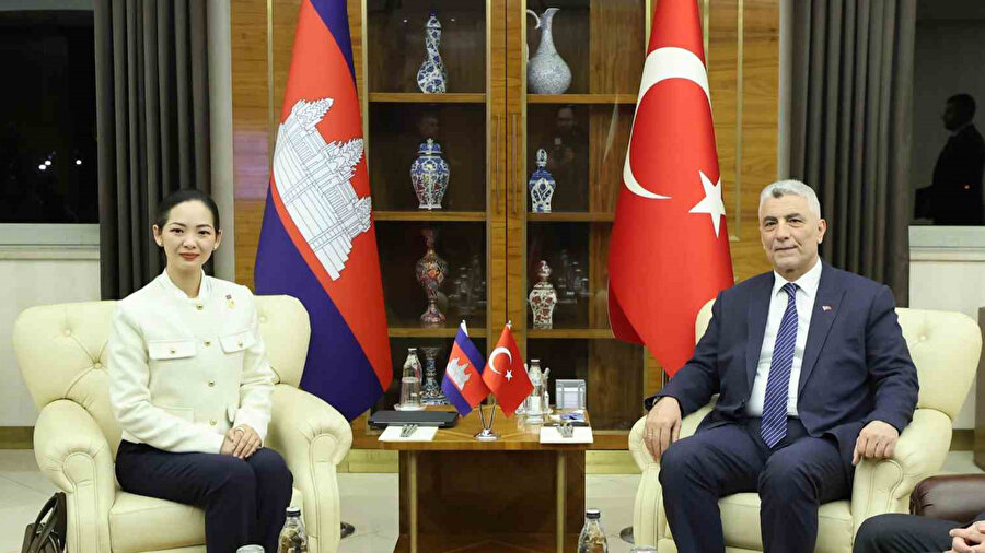 Ticaret Bakanı Bolat, Kamboçya Ticaret Bakanı Nimul ile bir araya geldi