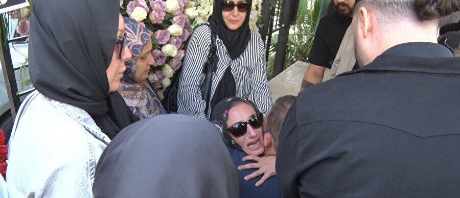 Güllü'nün cenazesinde Tuğyan