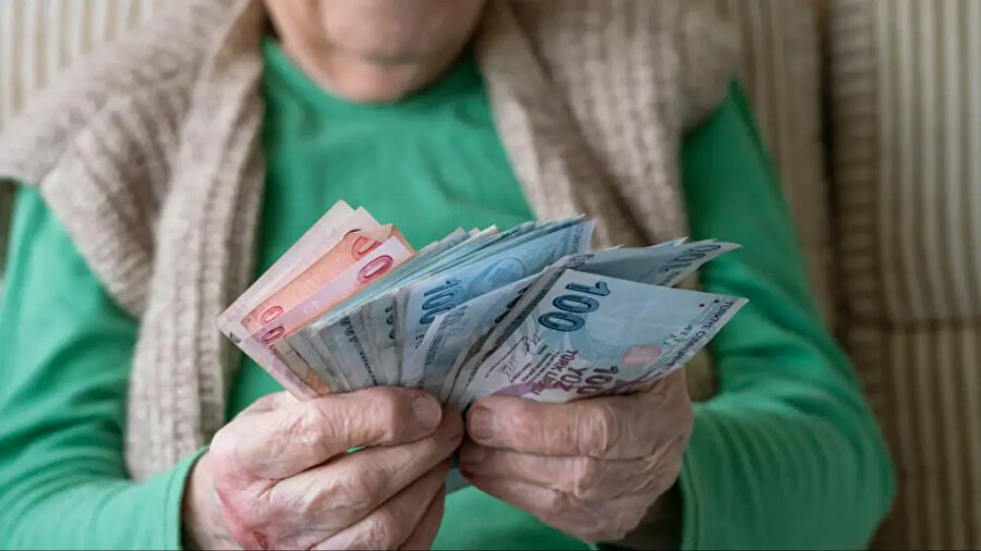 Yaşlı ve engelli aylıkları hesaplarda