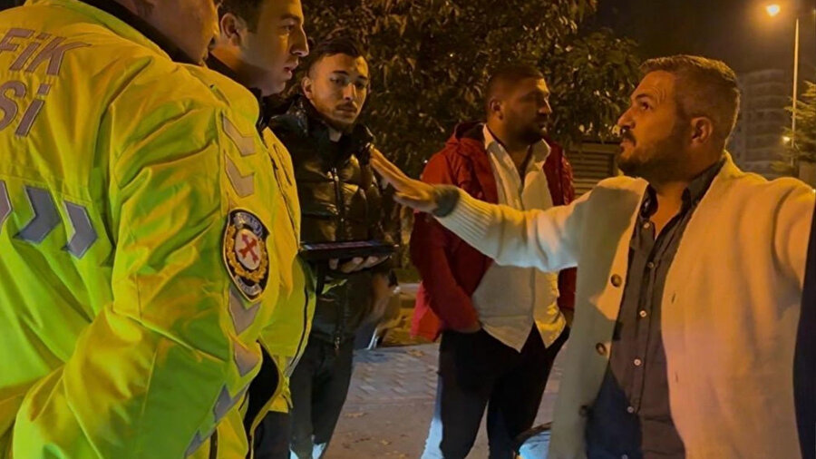 ​Polisin alkollü sürücüyle imtihanı