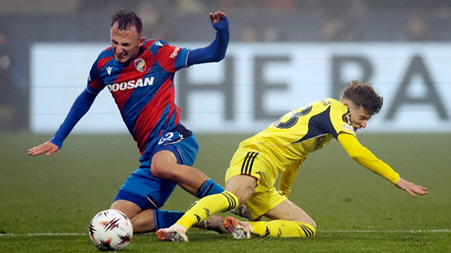 Fenerbahçe hakemi geçemedi! Herkes Jhon Duran'ın pozisyonunu konuştu: "Skandal"