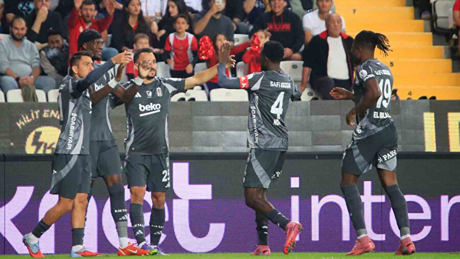 Gol sevinci gündem oldu: Yıldız oyuncudan Sergen Yalçın'a gönderme