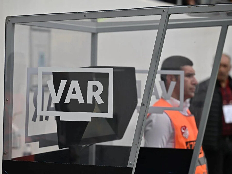VAR