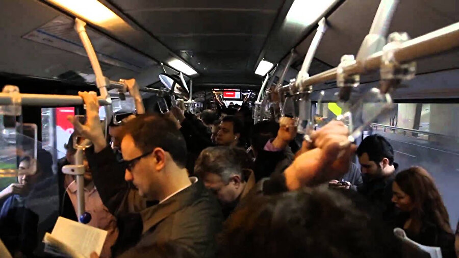 10 Kasım 2025 Pazartesi toplu taşıma ücretsiz mi? İETT, metro, metrobüs, Marmaray bedava mı, paralı mı?