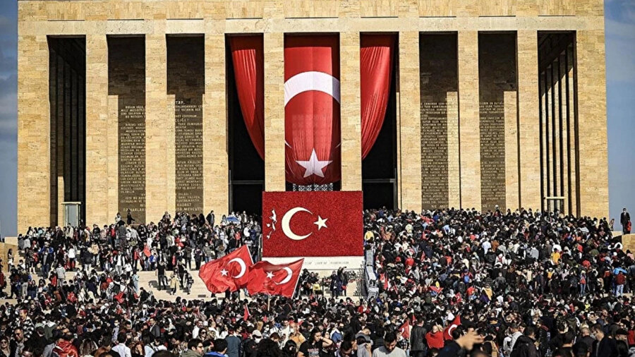 10 Kasım resmi tatil mi 2025? Bugün okullar tatil mi, kamu kurumları açık mı? Atatürk'ü Anma Günü'nde bankalar, kargo açık mı?