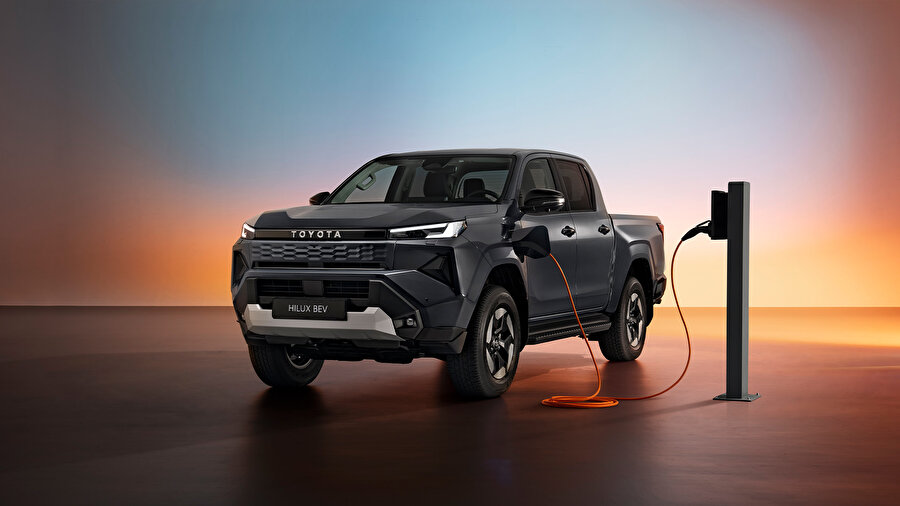 Efsane Toyota Hilux elektrikliye geçiyor: Artık o da elektrikli