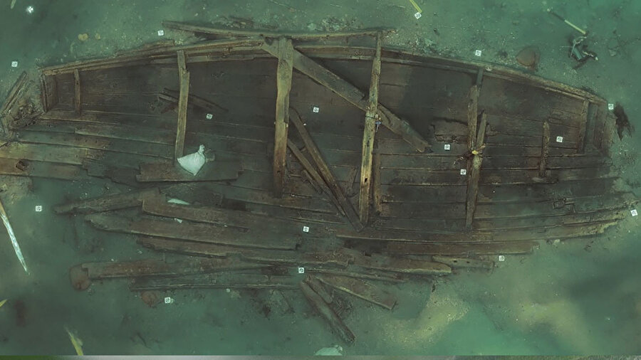 Joseon Hanedanlığı dönemine ait bir vergi kargo gemisinin kalıntıları ortaya çıktı.