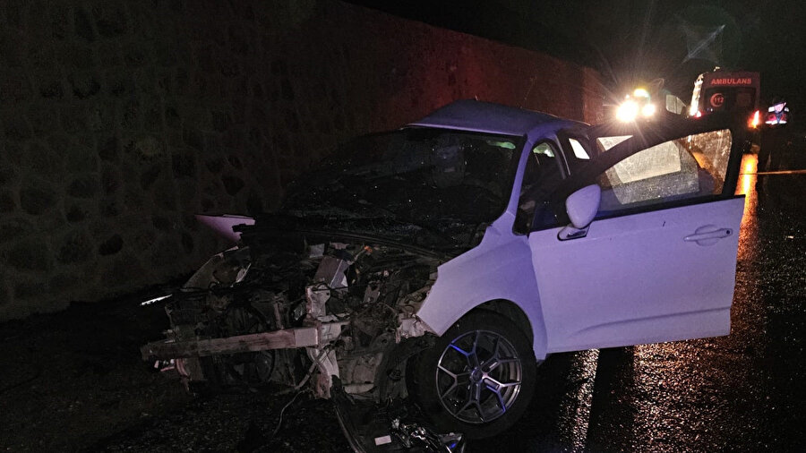 Sivas’ta iki otomobil çarpıştı: 1 kişi hayatını kaybetti