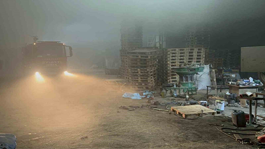 Edirne'de palet fabrikasında yangın