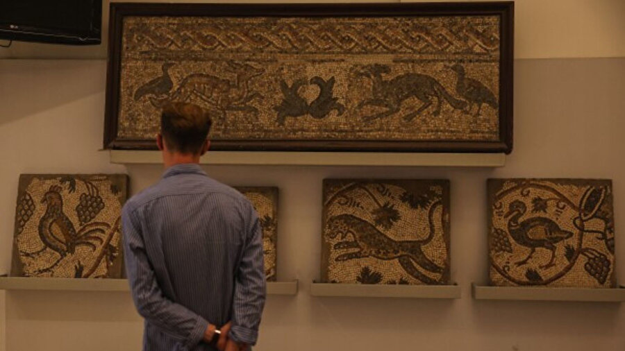 Şam’daki Ulusal Müze’den altı Roma dönemi heykelin çalındığı açıklandı.